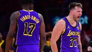 pg电子游戏排行-幸好没有！东契奇：我告诉芬尼-史密斯 他要是不想投我就投了